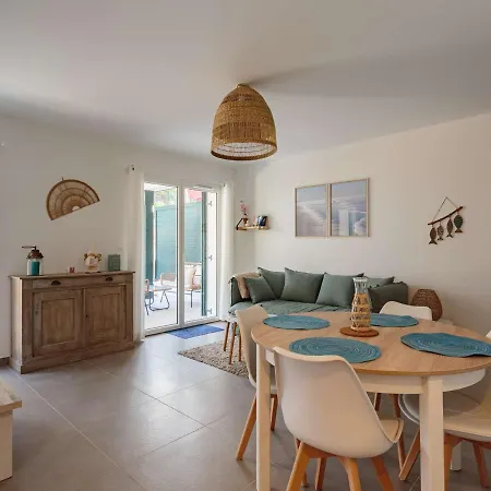 Moderne Avec Grande Terrasse Et Parking A - Fr-1-4-617